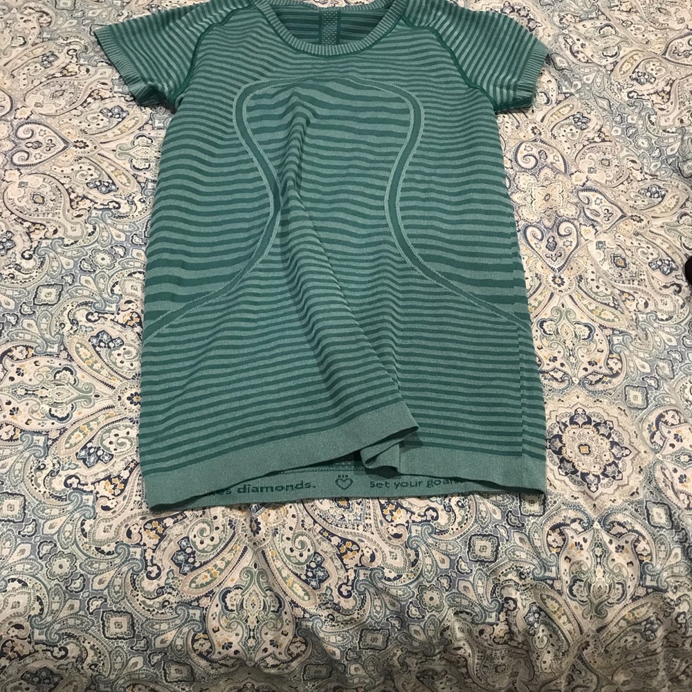 Lululemon top
